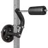 De ATX Rackable Neck Trainer wordt beladen met halterschijven en is belastbaar tot 60 kg