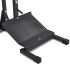 De voetplaat van de ATX Squat Machine SQM-600 is 65 cm breed en voorzien van antislip structuur