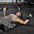 Het ATX Turtle Pad kan gebruikt worden voor dumbbell flyes