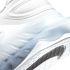 De Nike Savaleos schoen voor gewichtheffen in de uitvoering wit