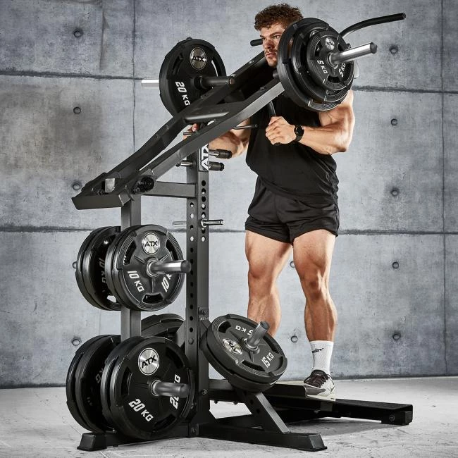 De ATX Squat Machine SQM-700 is een leverage machine op basis van een hefboombeweging
