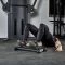 De ATX Glute Ham Roller is het ideale hulpmiddel voor het uitvoeren van hamstring curls op een toegankelijke manier