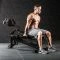 Met de ATX Tricep Dip Option kunnen de triceps gecontroleerd worden getraind