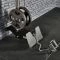 De ATX Wall Pulley heeft inklapbare voetsteunen voor seated rows